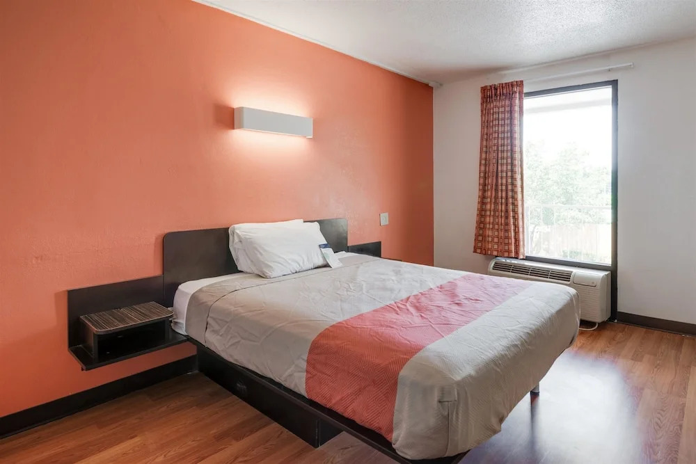 Motel 6 - High Point