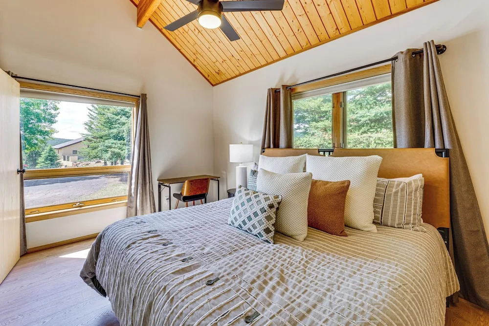 3 Mi to Ski Resort: Spacious Angel Fire Retreat