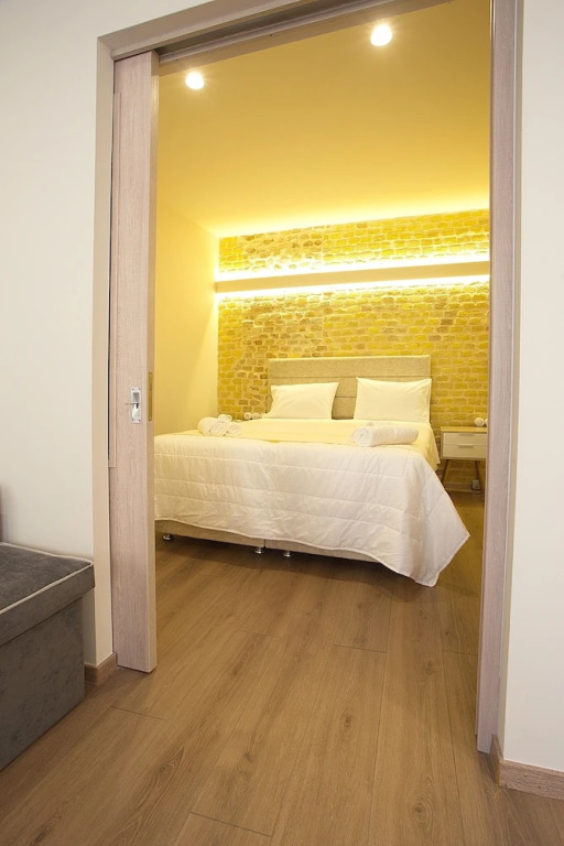 Liston Suites