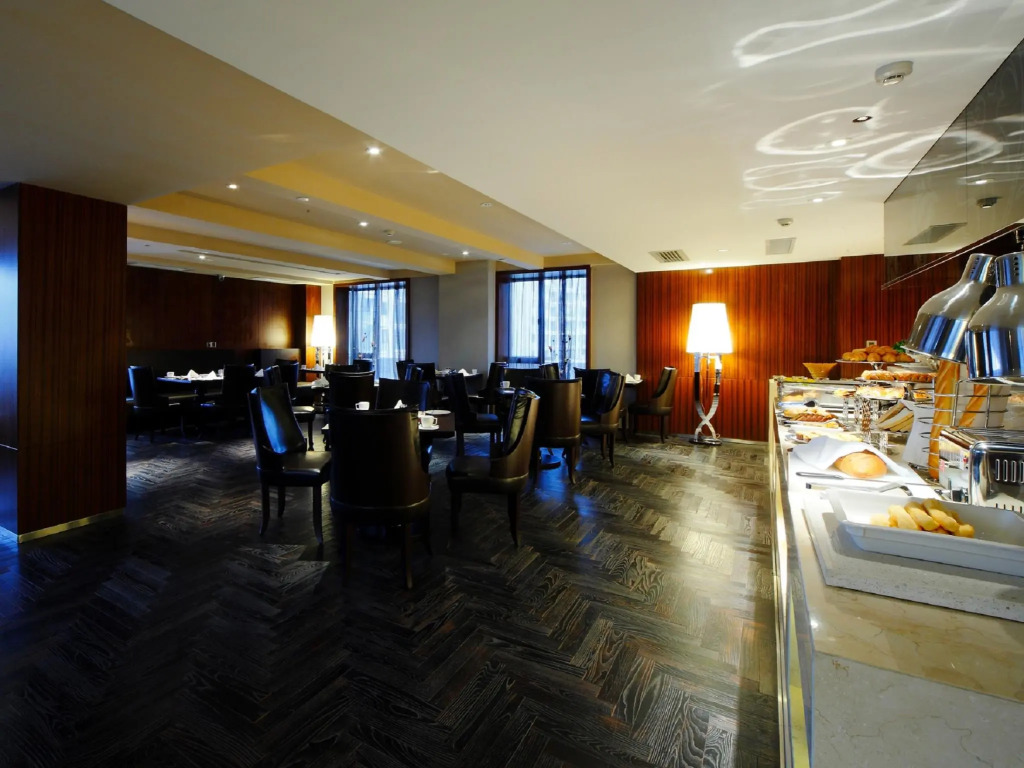 DW Hotel