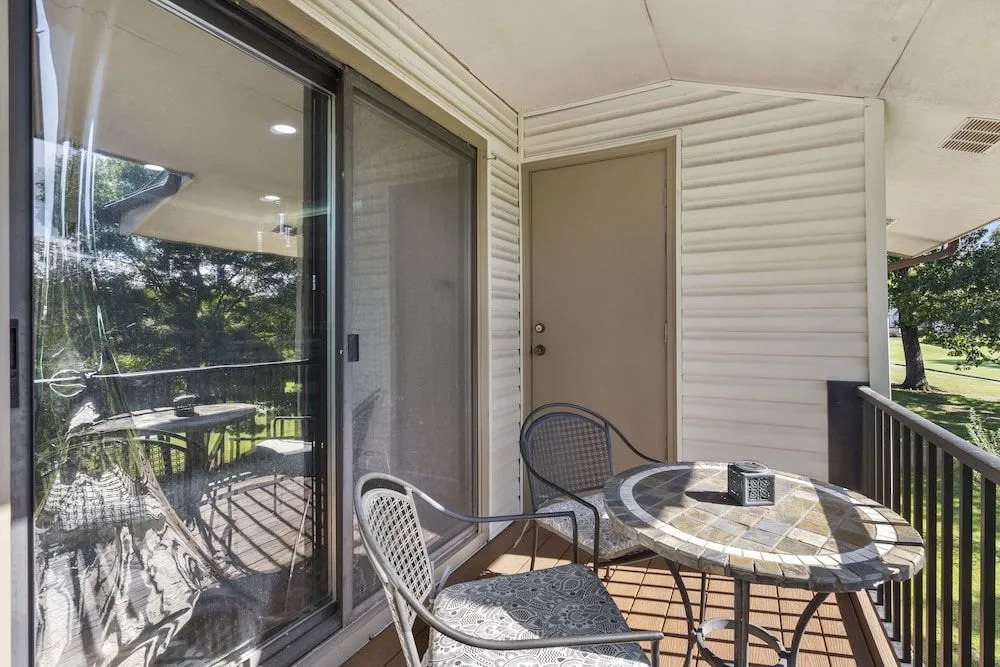 Retreat at the Pointe In the Heart of the Ozarks w/ Famed Branson Attractions