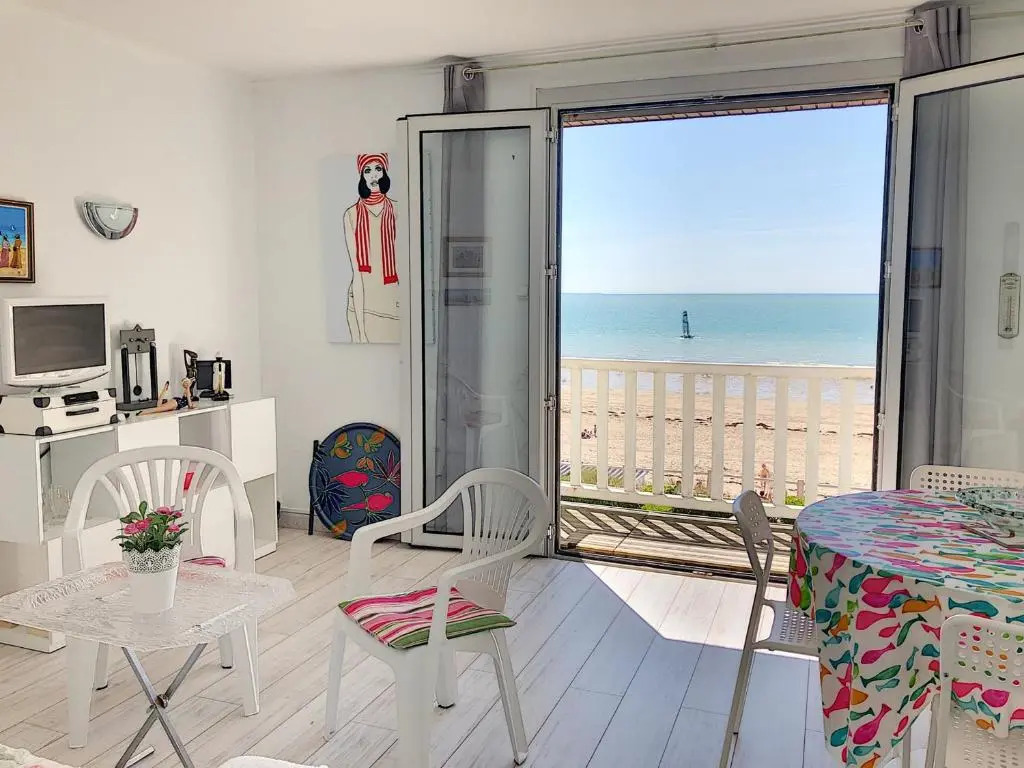 Appartement Jullouville, 2 pièces, 2 personnes - FR-1-361-154