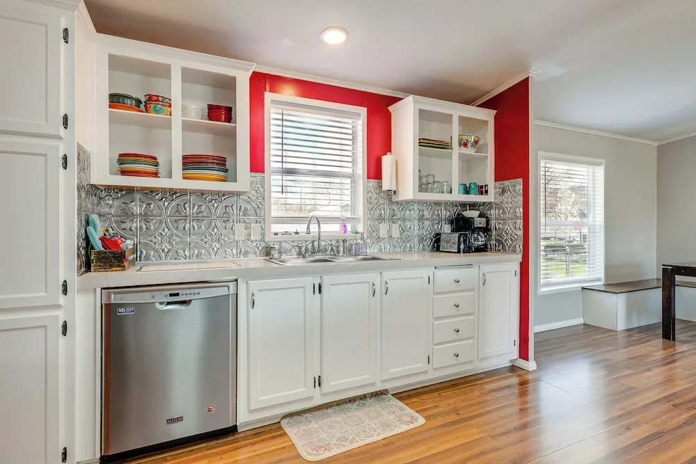 La Verkin Home w/ Yard, Covered Patio & Grill