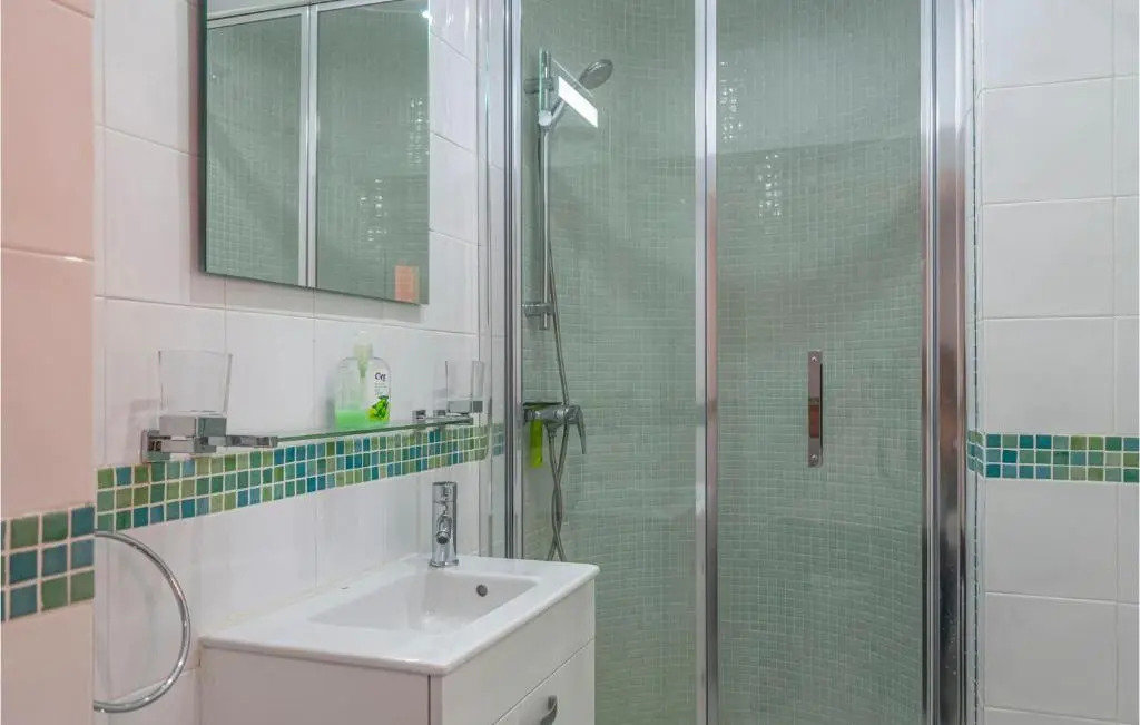 Stunning apartment in Manilva with 3 Bedrooms, WiFi and Outdoor swimming pool