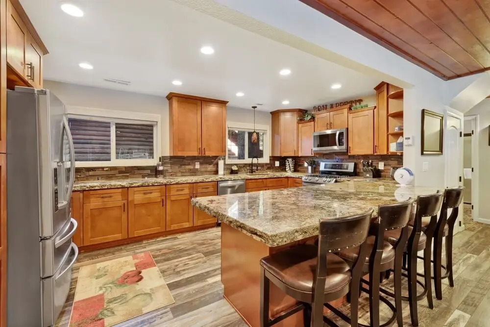 2085- Beary Peaceful Retreat 3 Bedroom Home by Redawning