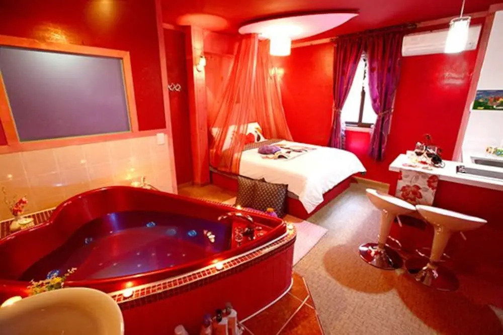 Hoengseong Forest Jewelry Pension (Pool)