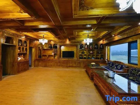 Jialabaili Peak Guesthouses