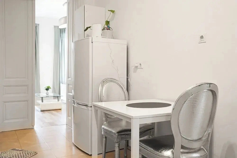 Beautiful 2BR Apt Perfect for Long Stays