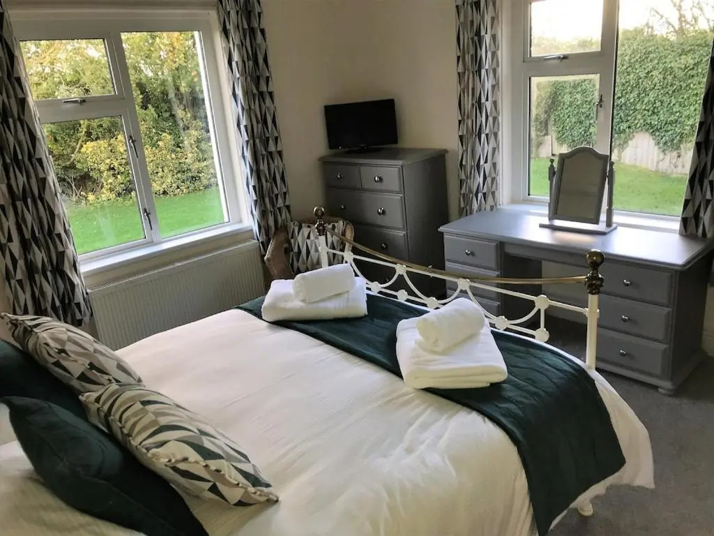 4 Beds/3 Baths, Fab Open Plan Living, Parking, Beach 1 mile, Child/Dog Friendly
