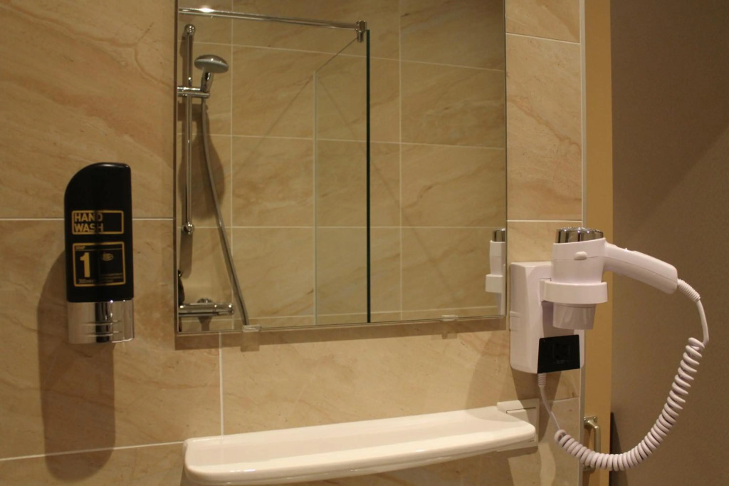 Aston City Hotel