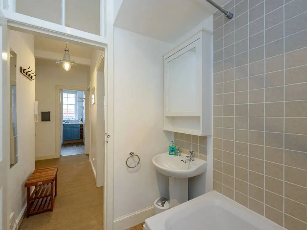 Pebbles Apartment - Heart of Town