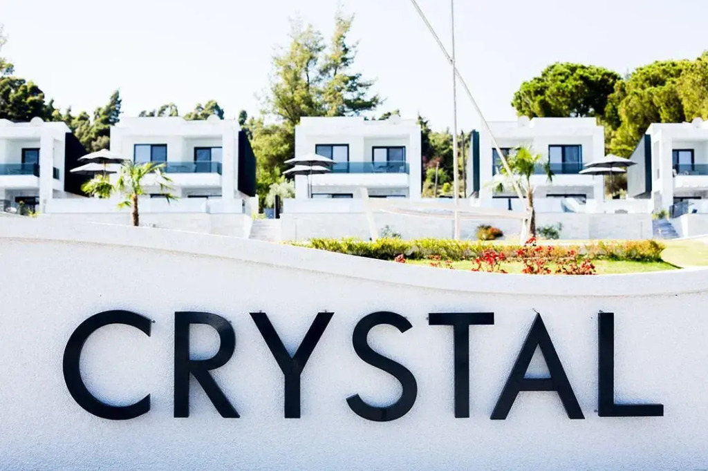 Crystal villas & suites