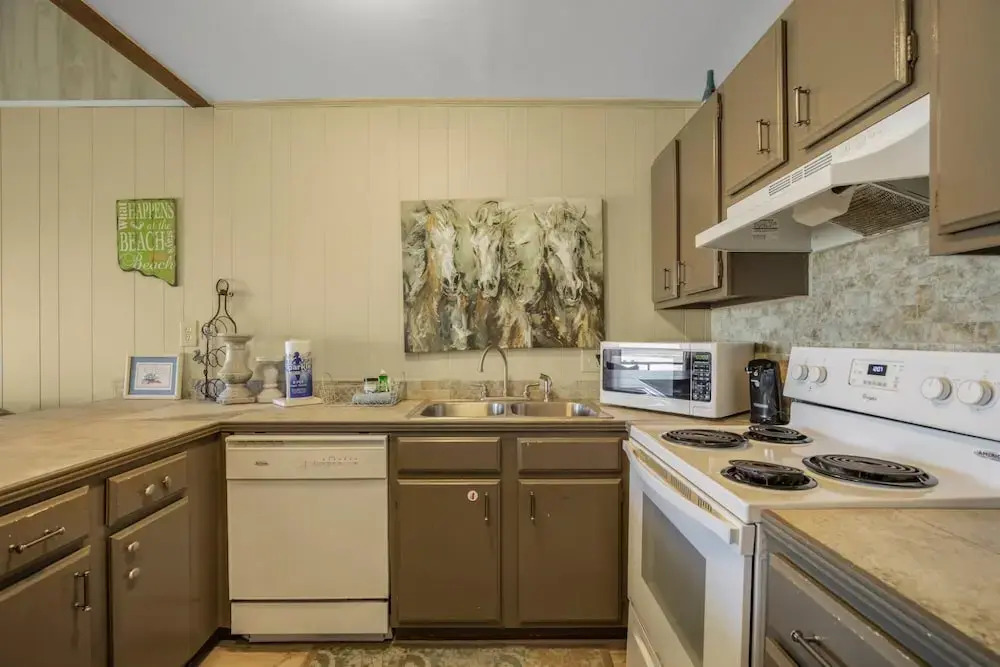 Pet Friendly Duplex on Little Lagoon Fishing Pier