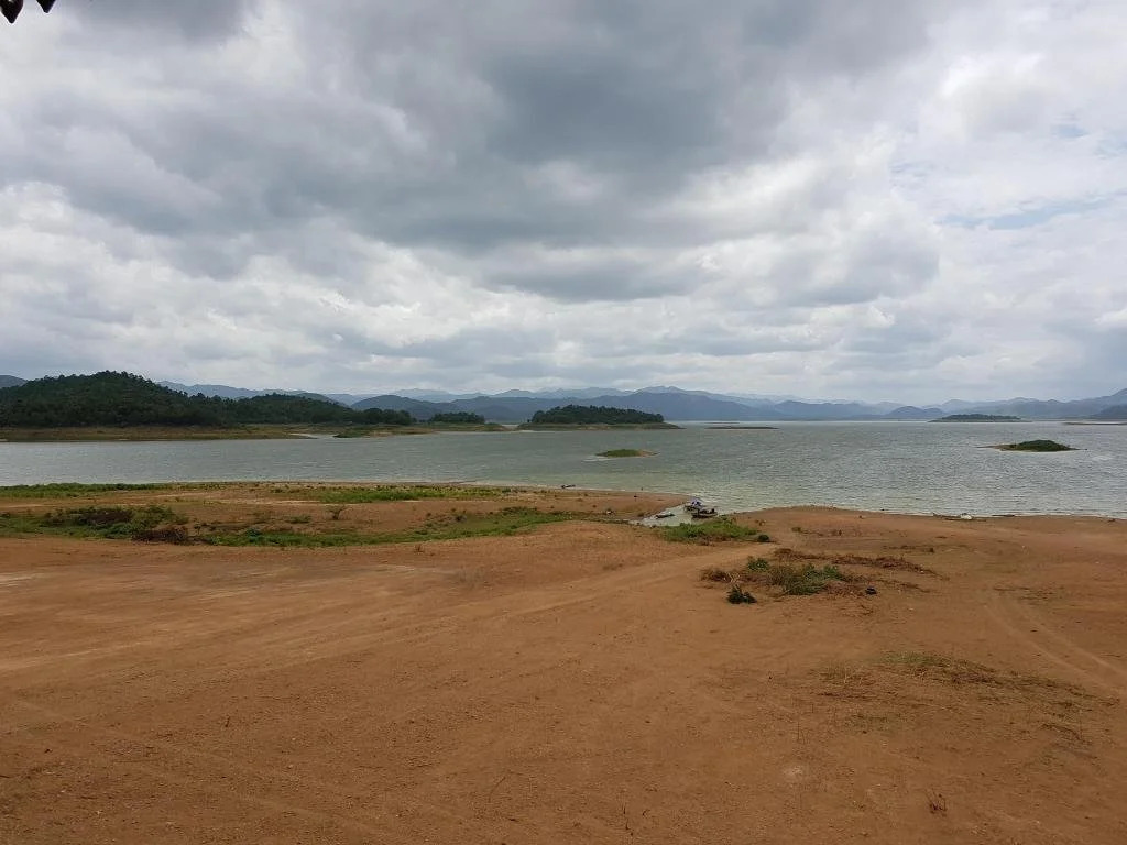 Kaengkrachan Riverside Resort And Camping