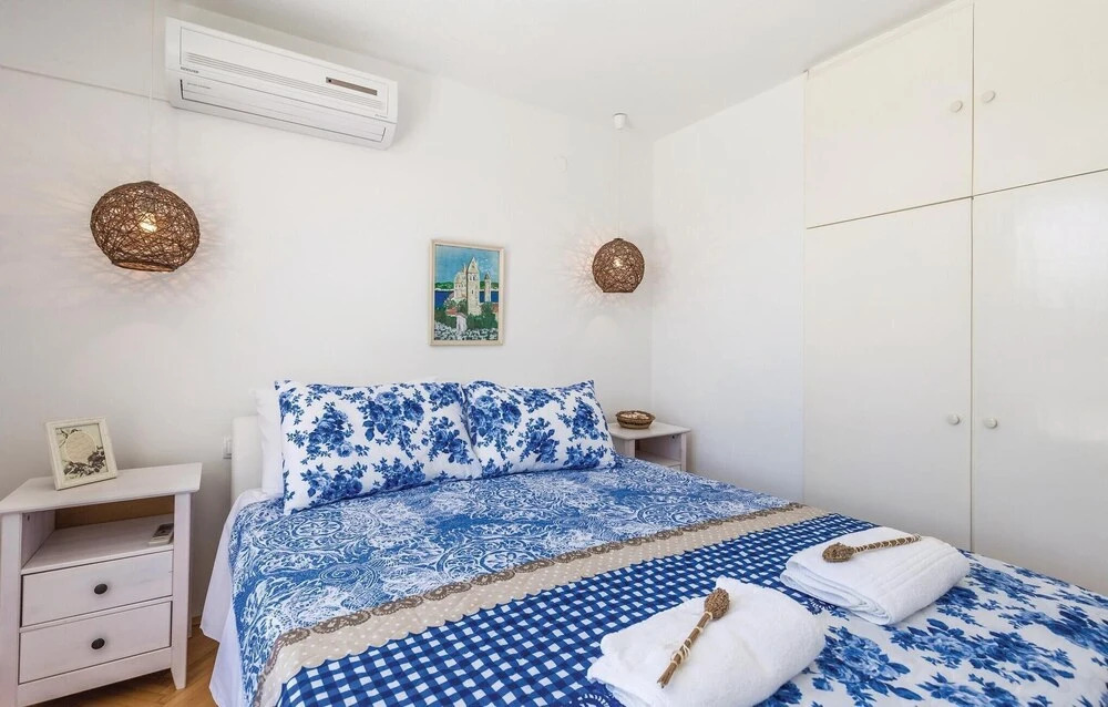 Stunning Home in Kampor With 2 Bedrooms and Wifi