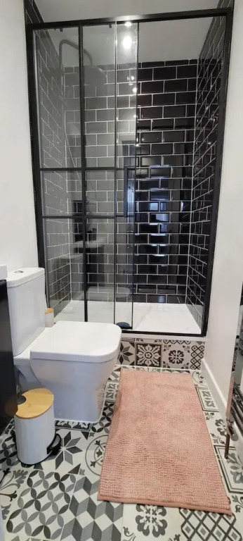 Dagenham - House - Sleeps 4 - Garden - City Centre
