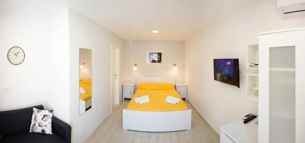 Zara Apartments