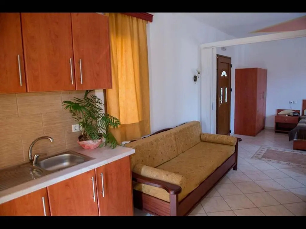 Room in Apartment - A spacious and bright studio with balcony no123