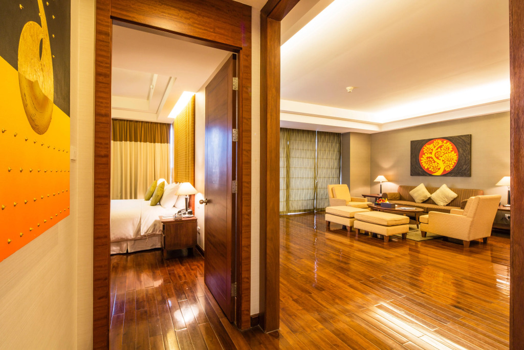 Column Bangkok Hotel