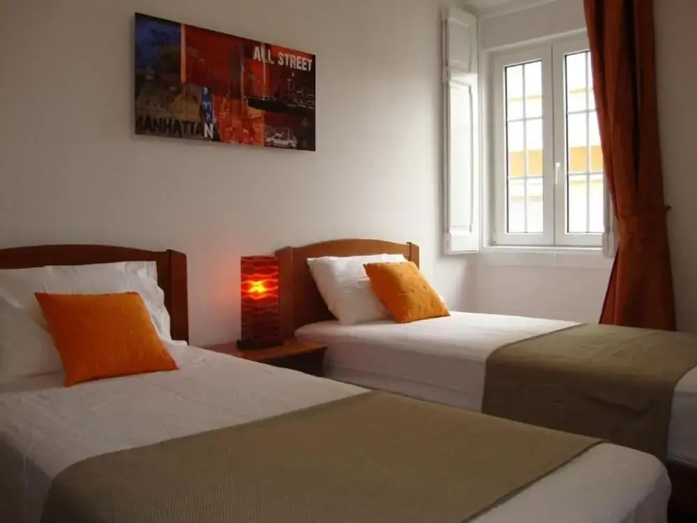 Modern 2-bed Apartment - Heart of Downtown Lisbon