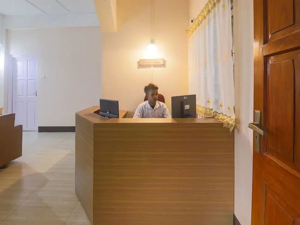 Oyo 22570 Amenity Guest House