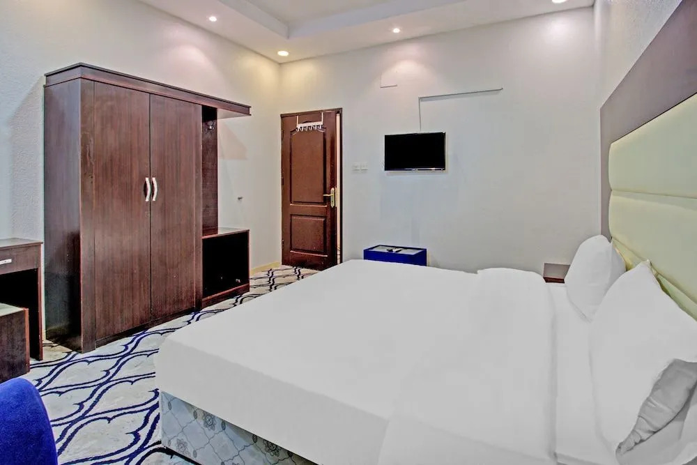 OYO 537 Dahtham Furnished Units