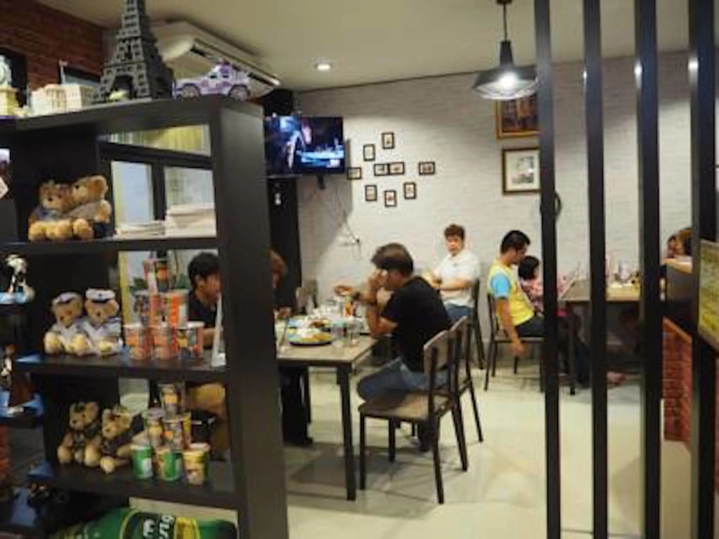 Little Bear Guesthouse and Restaurant