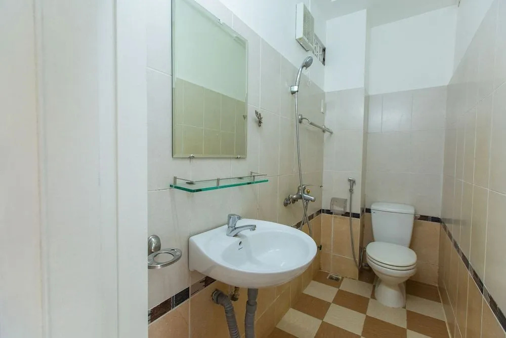 Oyo 569 Z Hotel