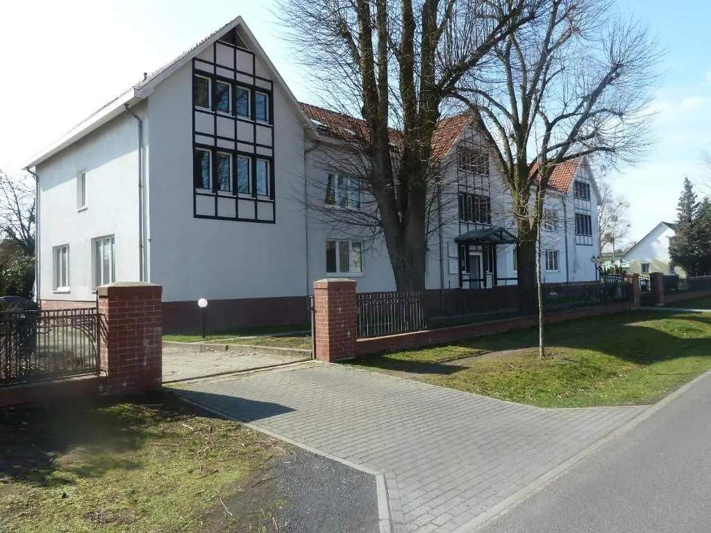 FC-Apartmenthaus Falkensee mit großem Garten und PKW Stellflächen
