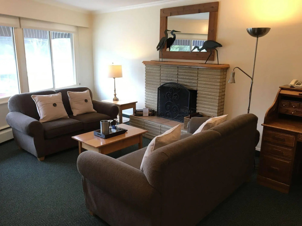 Buccaneer Inn