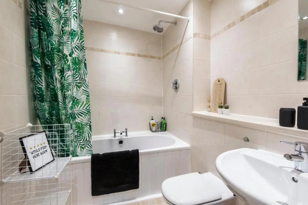 Air Host and Stay - Argyle Apartment sleeps 4 City Centre