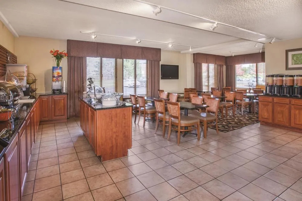 La Quinta Inn & Suites Canton