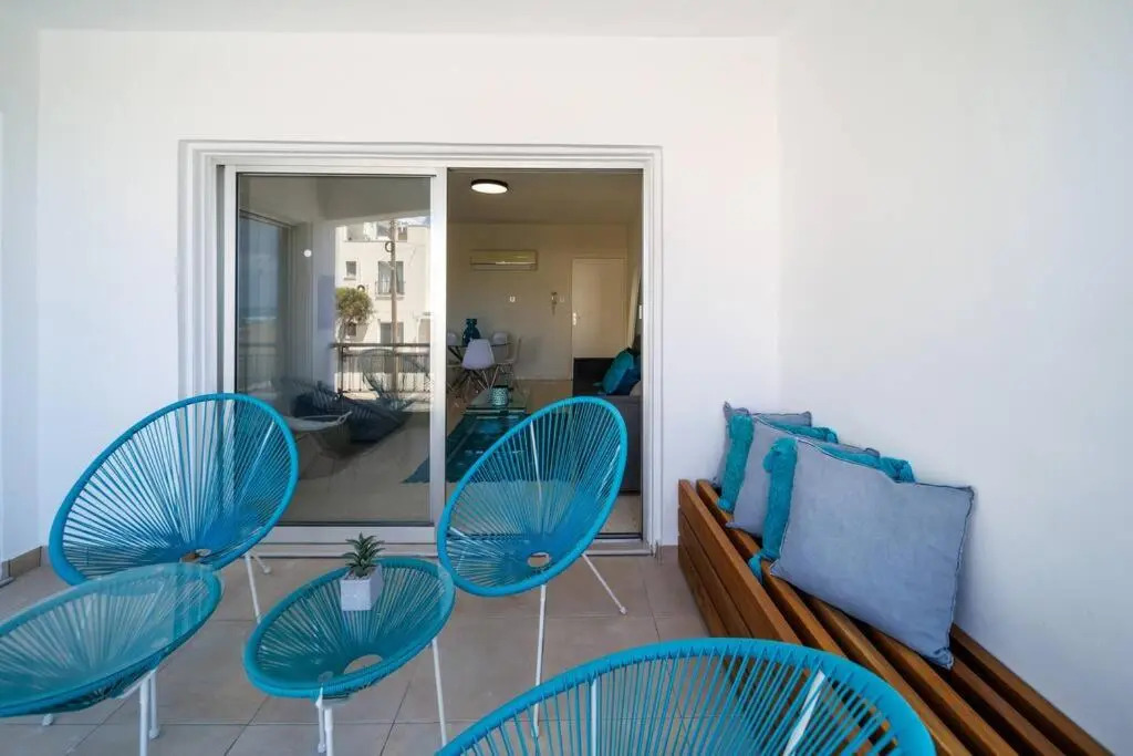 2bed Apartment by the Sea