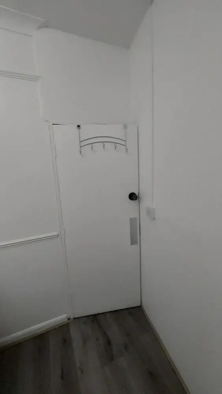 Private Rooms for 7 People With Bathroom
