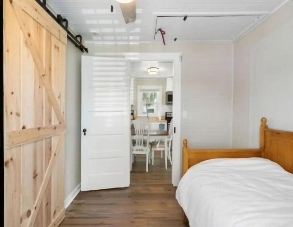 Coastal Classic 2 Bedroom Cottage by RedAwning