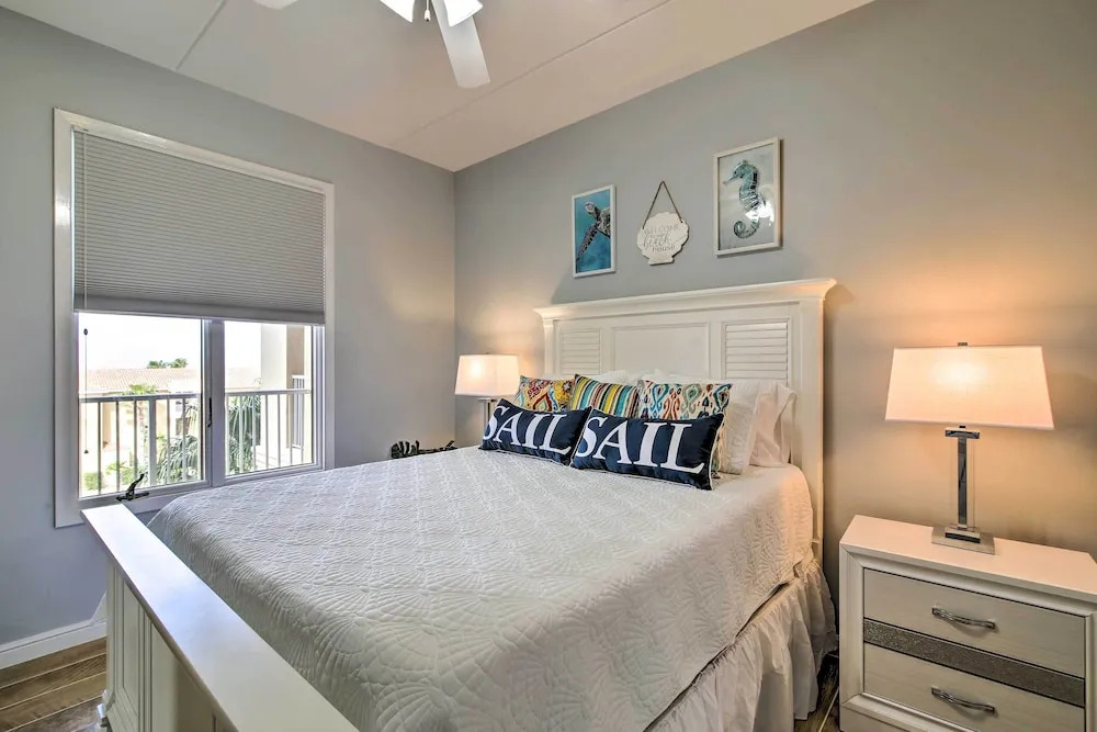 Sunny SPI Las Villas Condo w/ Resort Amenities