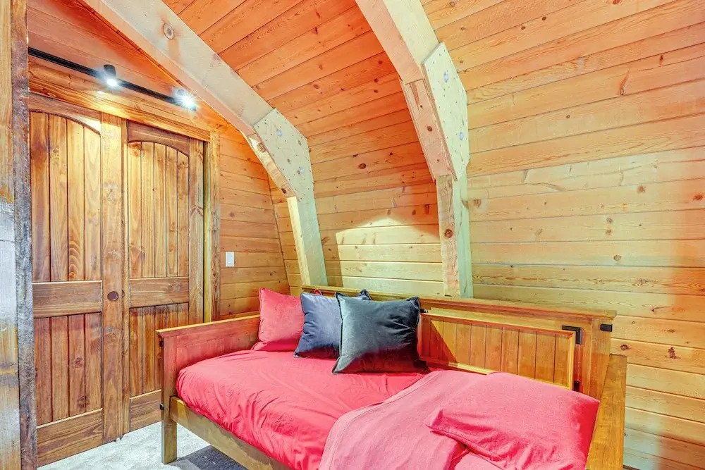 Near National Parks: Duck Creek Cabin Retreat