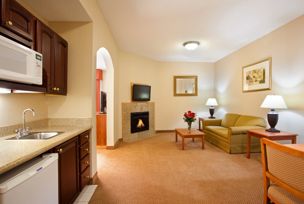 Holiday Inn Express Hotel & Suites Logansport by IHG