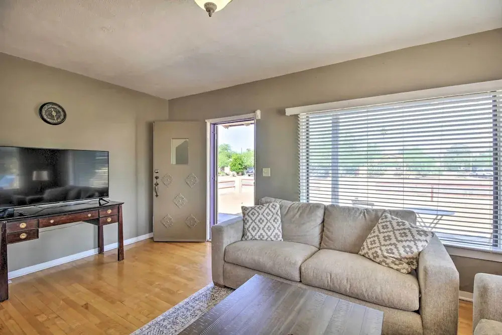 Tranquil Tucson Home w/ Yard - Walk to U of A