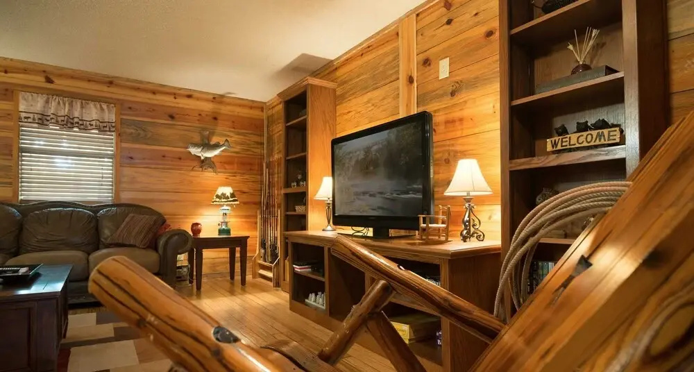 Bear Hollow Cabin With Hot Tub Minutes Away From Beavers Bend State Park and Broken Bow Lake by Redawning