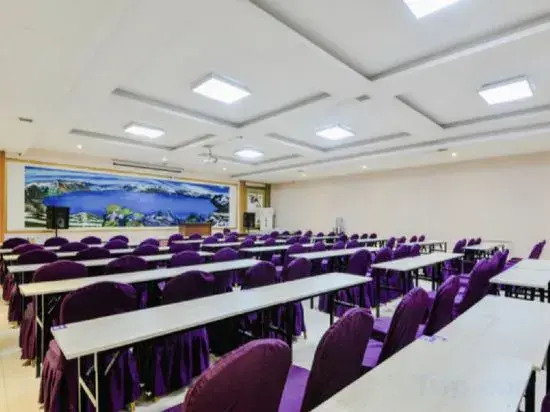 Home Inn - Baishan No.16 Middle School Huayi Selected Hotel