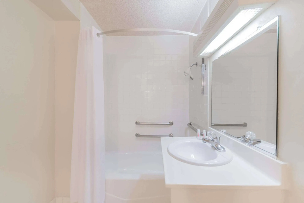 Staybridge Suites Dallas Market Ctr Love Field by IHG