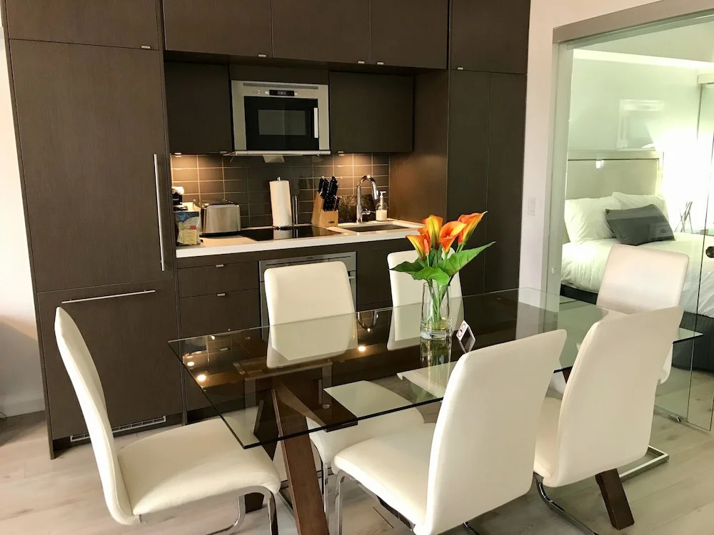 Yorkville Plaza Express Stay