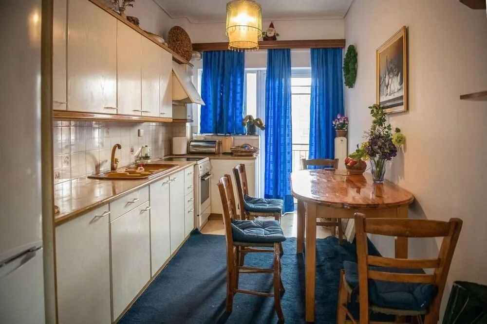 Bright Comfy Flat near Beach & City Center