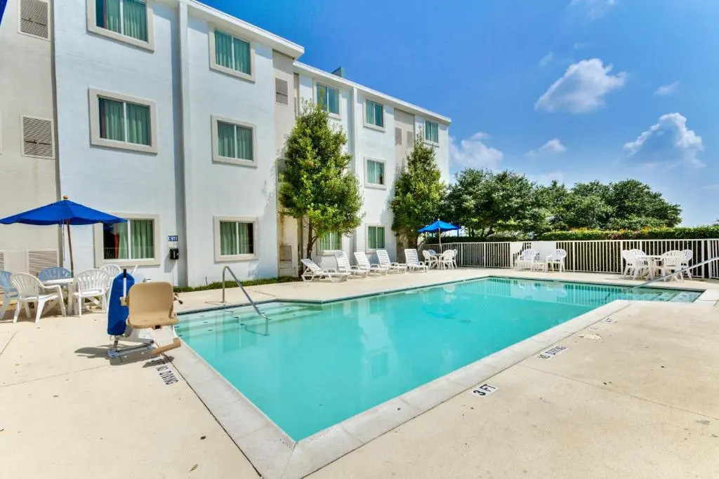 Motel 6-Lewisville, TX - Dallas