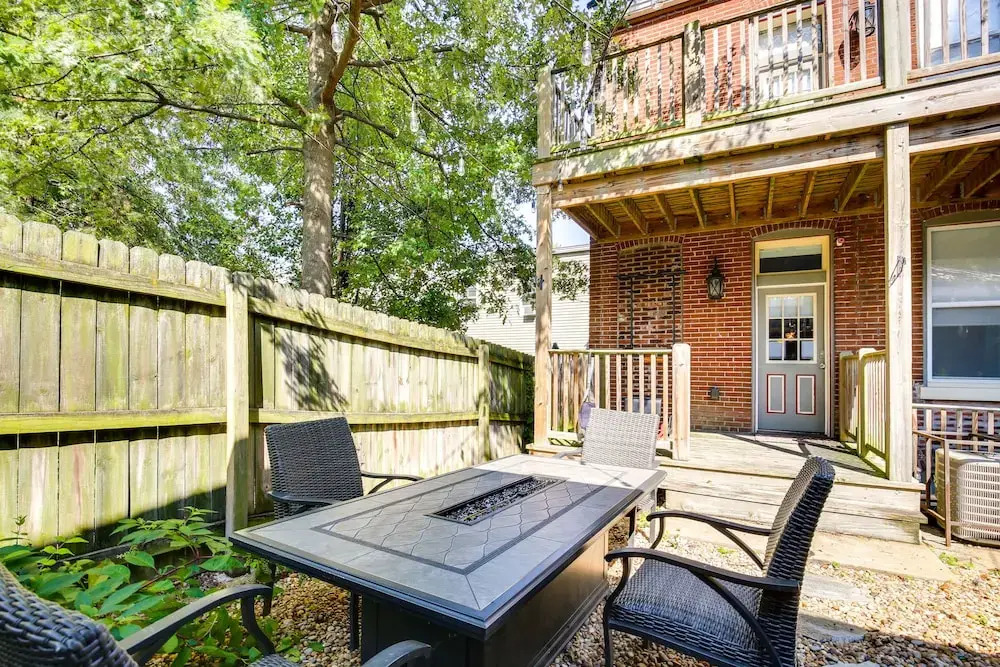Saint Louis Home w/ Deck: 4 Mi to Downtown!