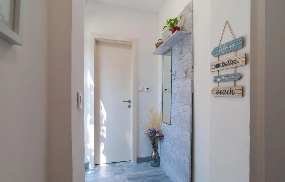 Awesome Apartment in Kastel Sucurac With Wifi and 4 Bedrooms