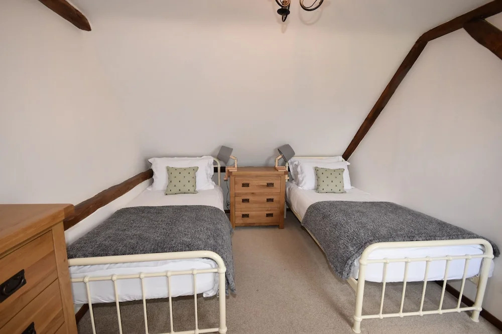 Tithe Barn a Stunning family home with panoramic views