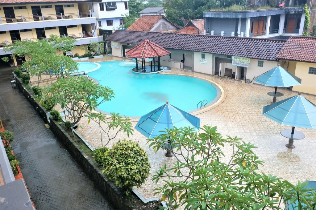 Uni Beach Hotel