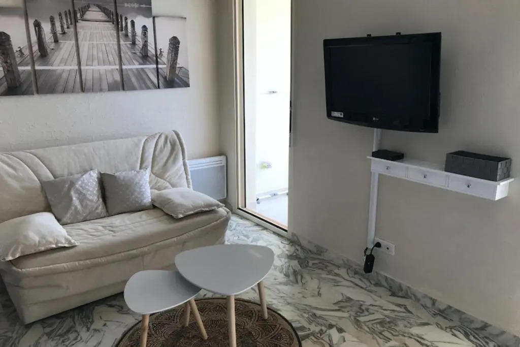 Charming Studio with Terrace And 180 Sea View